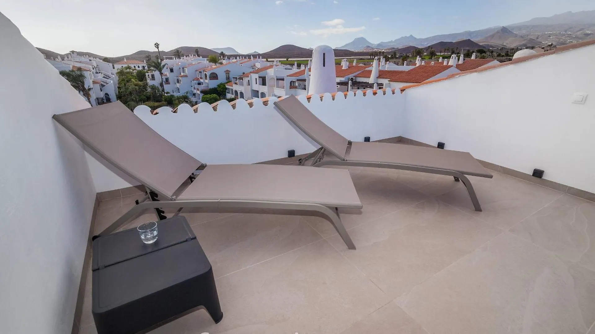 アパート Casa Agatha - 3 Terraces, Ac, Tv Channels, 2 Bedrooms & Bathrooms, Heated Pool サンミゲル・デ・アボナ スペイン