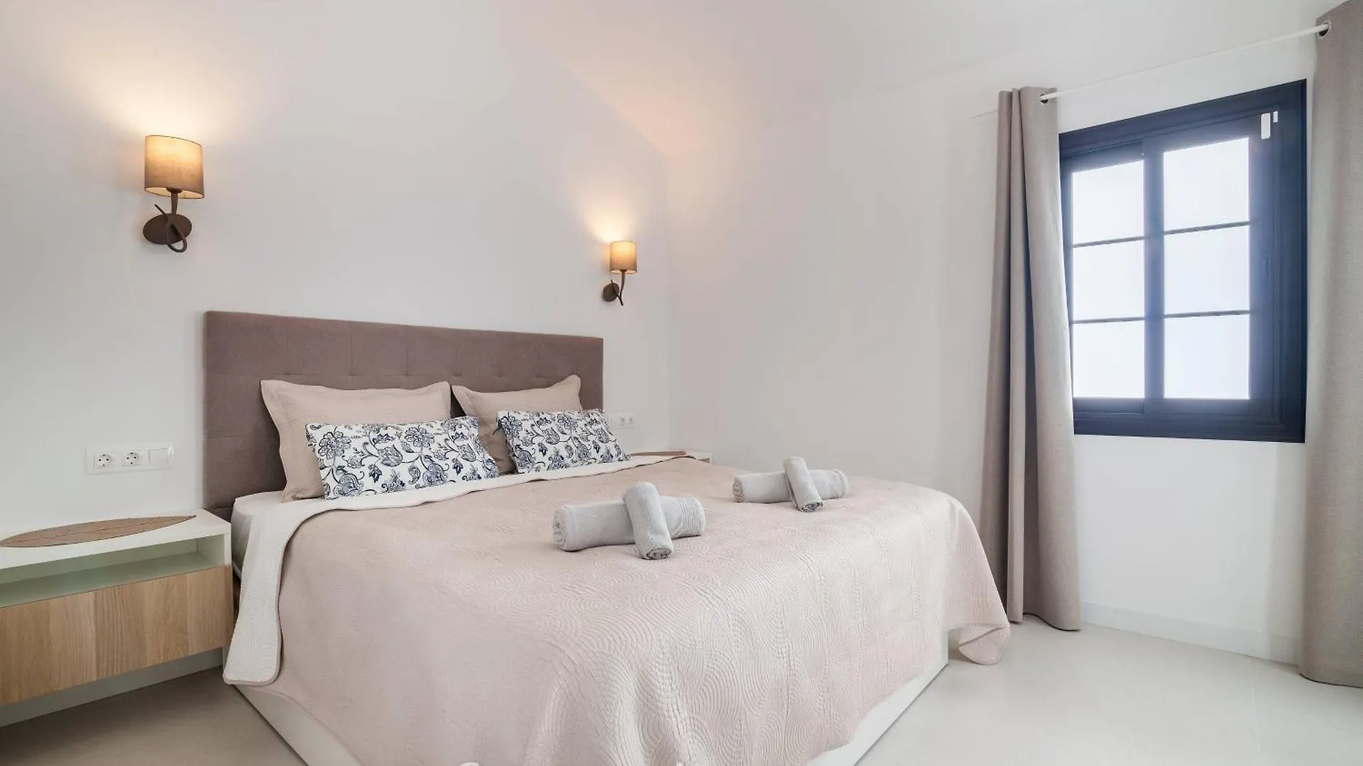 Casa Agatha - 3 Terraces, Ac, Tv Channels, 2 Bedrooms & Bathrooms, Heated Pool サンミゲル・デ・アボナ アパート