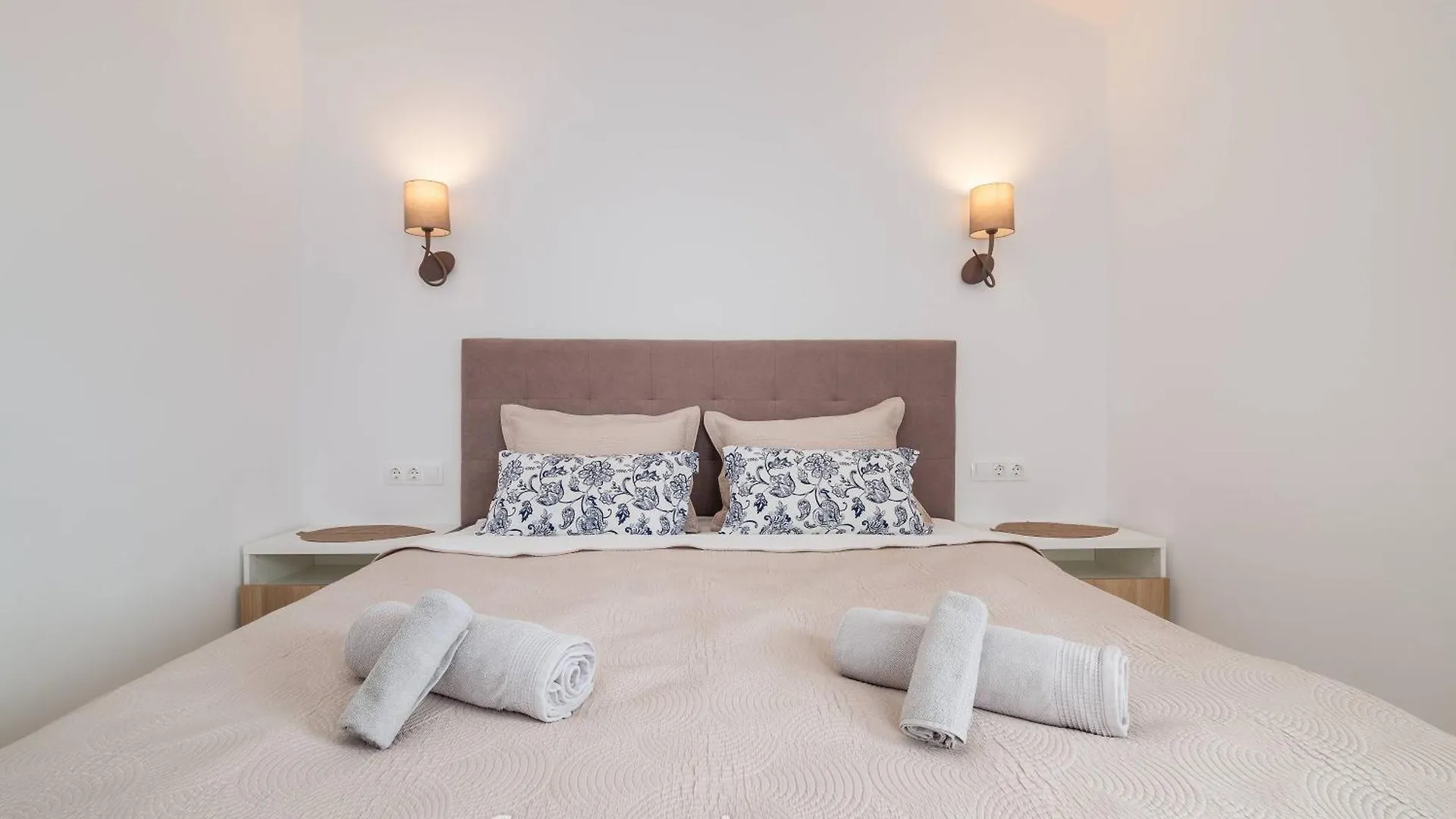 Casa Agatha - 3 Terraces, Ac, Tv Channels, 2 Bedrooms & Bathrooms, Heated Pool サンミゲル・デ・アボナ