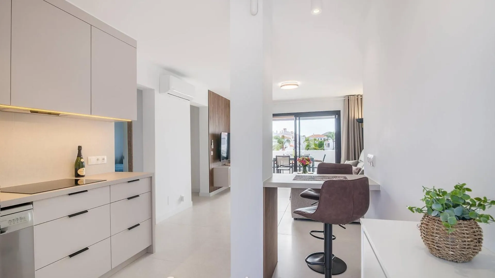 Casa Agatha - 3 Terraces, Ac, Tv Channels, 2 Bedrooms & Bathrooms, Heated Pool サンミゲル・デ・アボナ