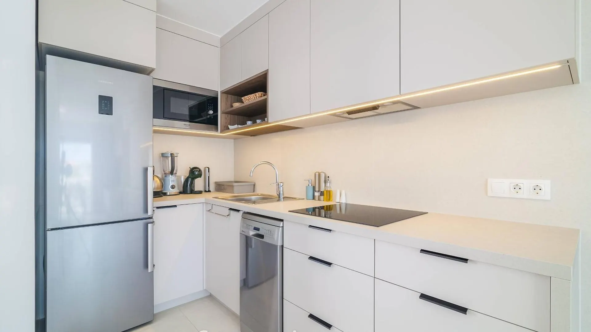 Casa Agatha - 3 Terraces, Ac, Tv Channels, 2 Bedrooms & Bathrooms, Heated Pool サンミゲル・デ・アボナ アパート